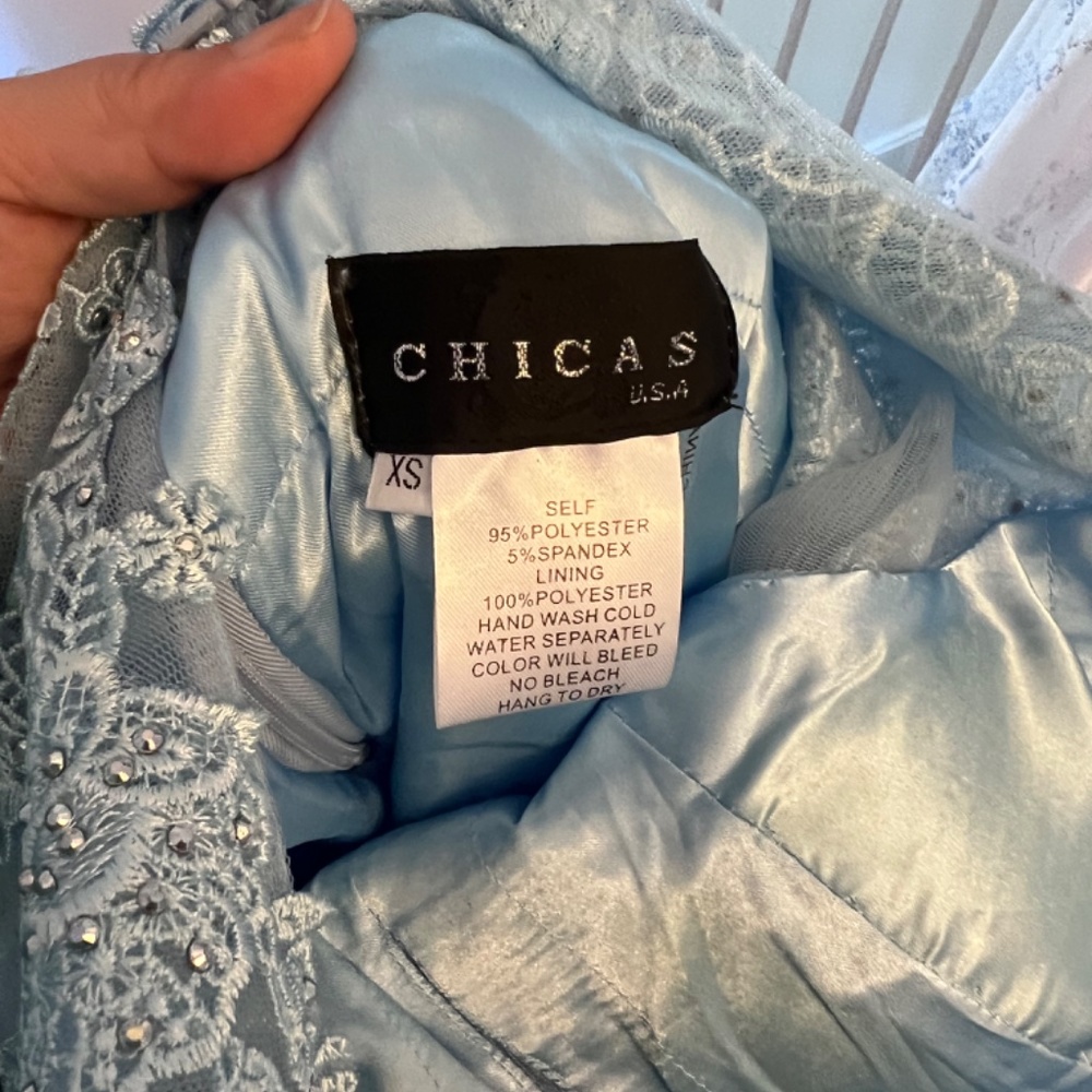 Formal dresses - Picture 9 of 11